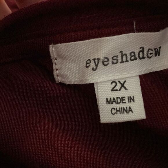 Eyeshadow Burgundy Passion Scoop Bottom Top Blouse Shirt 2X Plus NWT - Picture 5 of 5